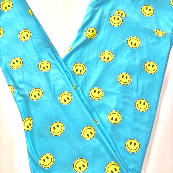 🚨REMAINING TC2 LEGGINGS❤️ - Picture 2 of 2